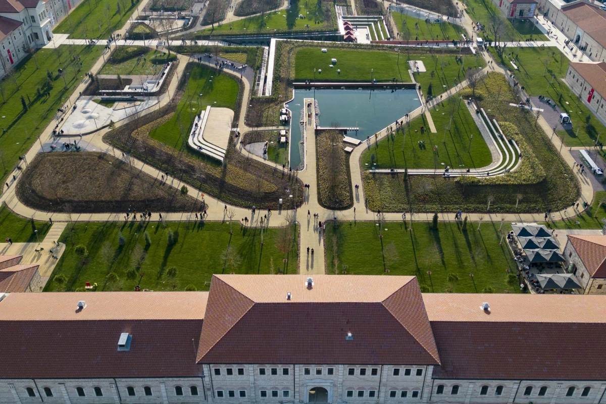 Avrupa'nın En Büyüklerinden Biri: Tarihi Rami Kütüphanesi